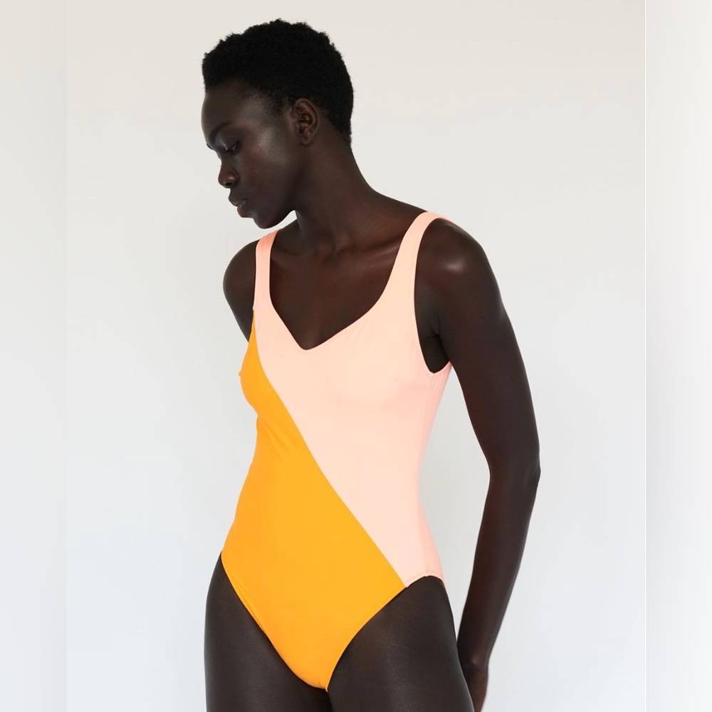 Araks NWT swimsuit, size S